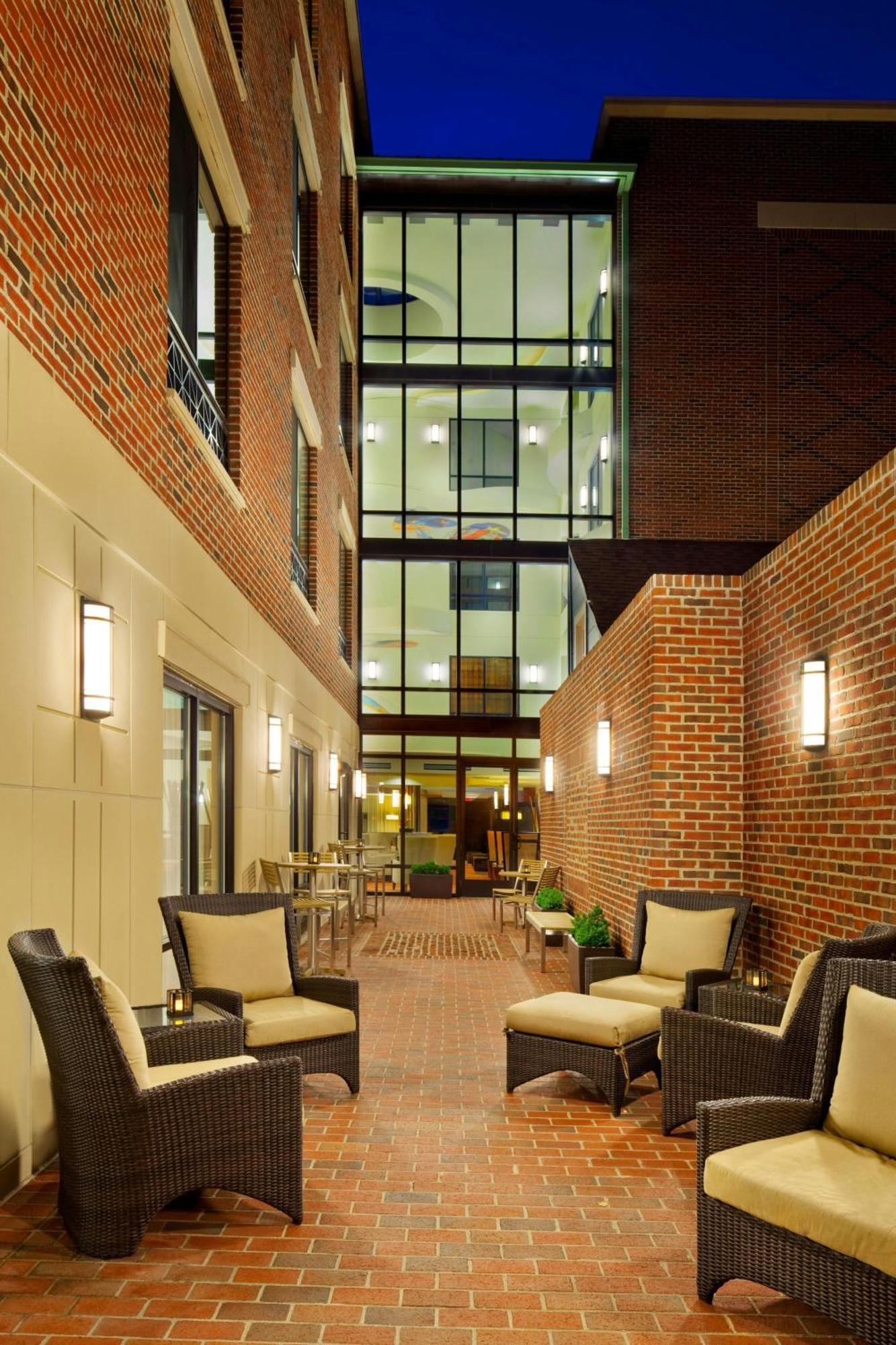 Courtyard Fredericksburg Historic District Hotel Buitenkant foto